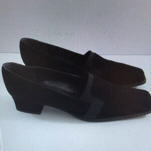 Black Suede Spanish Pumps